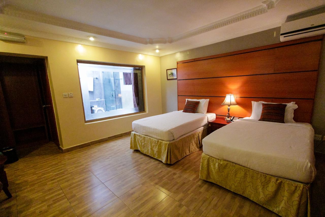 Sunfit - Fitness, Spa, Accommodation Aliayabiagba エクステリア 写真