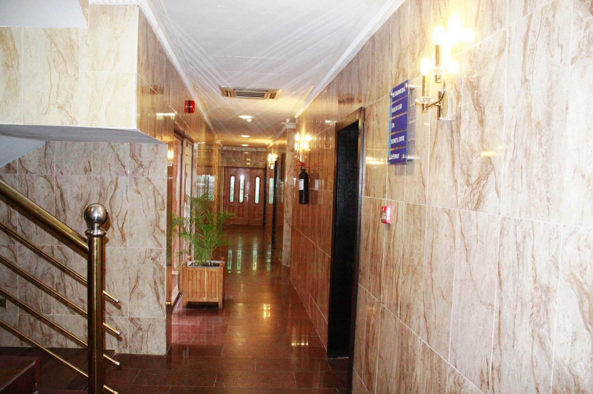 Sunfit - Fitness, Spa, Accommodation Aliayabiagba エクステリア 写真