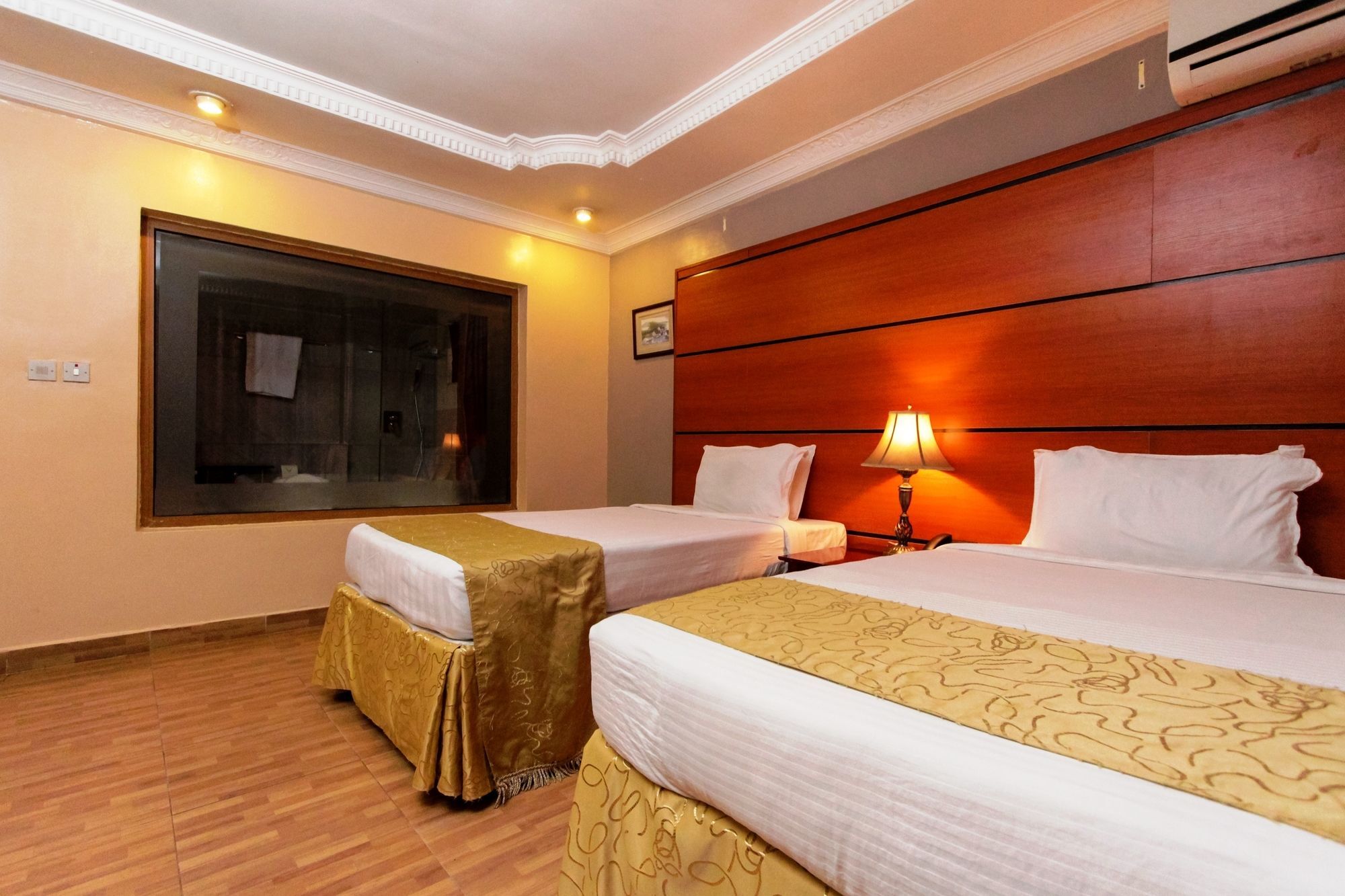 Sunfit - Fitness, Spa, Accommodation Aliayabiagba エクステリア 写真